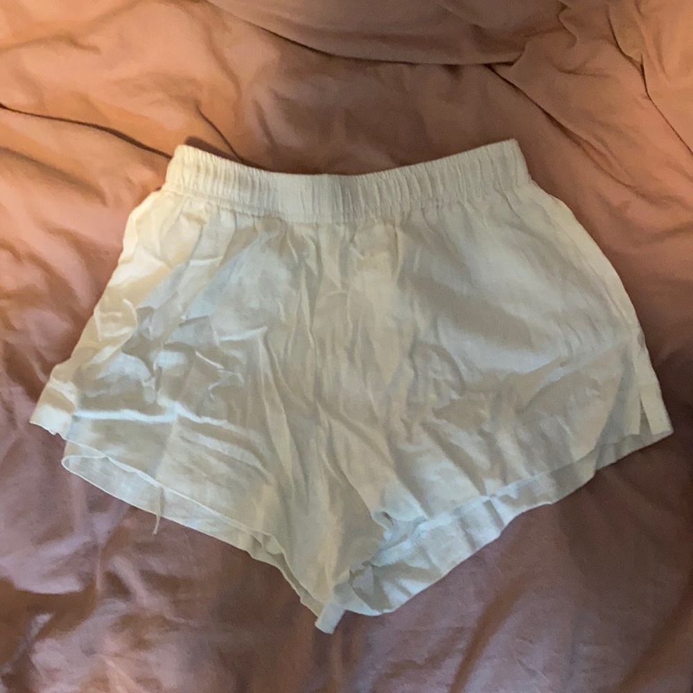 Princess Polly white shorts size 6